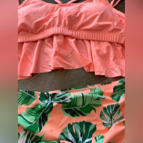 LAST PRICE🍒🤍 AMAZON tropical print swimming set 🧡 - Picture 11 of 13